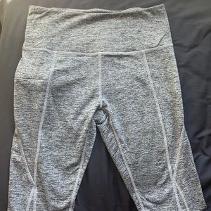 grey leggings with zip up side pockets
